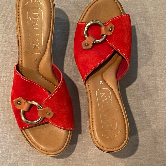 Wedge sandal, red, size 8, like new - Picture 2 of 3